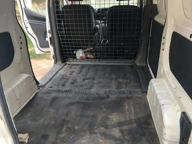 Nissan NV200 2017 White · Photo 4