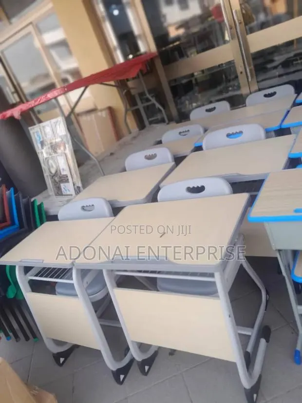 Modern Student Desk With Beautiful Design · Photo 1