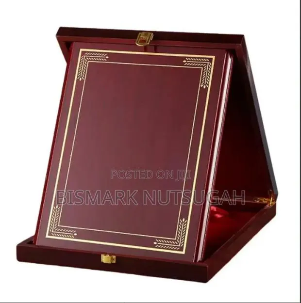 Customizable Wooden Award Plaque · Photo 1