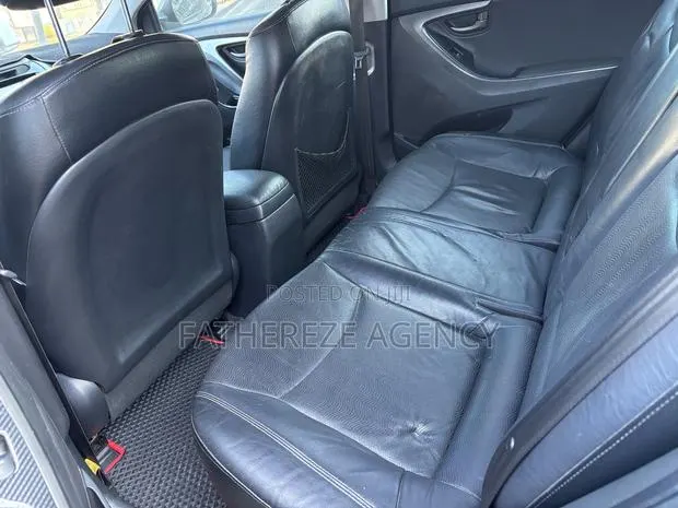 Hyundai Elantra Limited Sedan FWD (1.8L 4cyl 6A) 2013 Gray · Photo 1