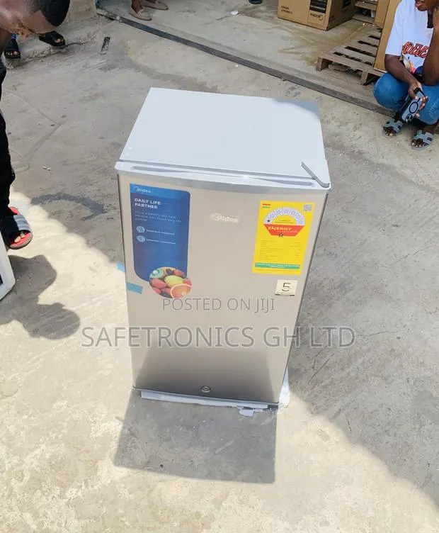 Valuable Midea Single Door Table Top Refrigerator 93l · Photo 1