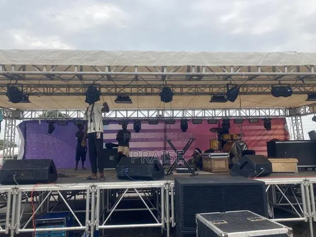 Stage, Lighting, Trusses and Led Screens for All Events · Photo 1