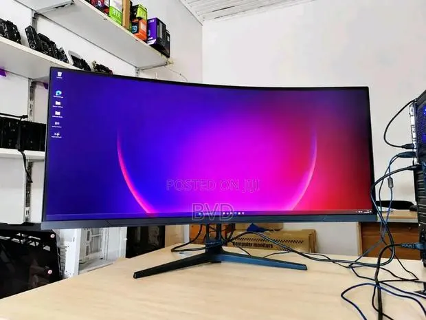34nches Gaming Monitor · Photo 1