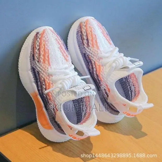 Kids Shoe Size From 18 - 32cm · Photo 2