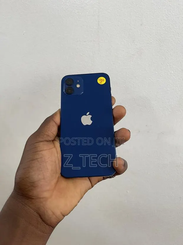New Apple iPhone 12 128 GB Blue · Photo 1