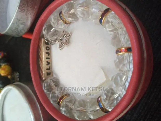 Customized Bracelets · Photo 1