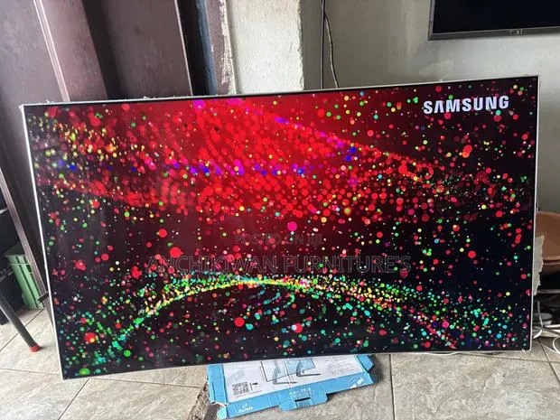 Qled Samsung Curved 55 Inches Smart TV (Cash on Delivery) · Photo 1