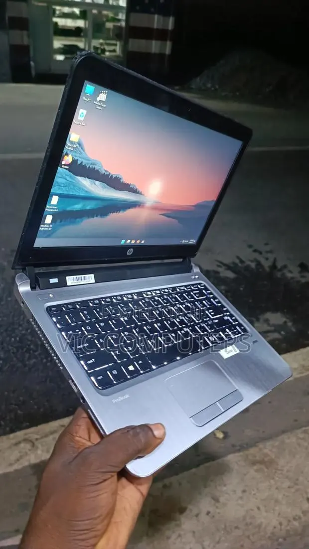 Laptop HP ProBook 430 G3 8GB Intel Core i5 SSD 256GB · Photo 1