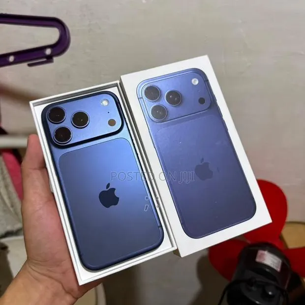 Apple iPhone 17 Pro Max 512 GB Blue · Photo 1