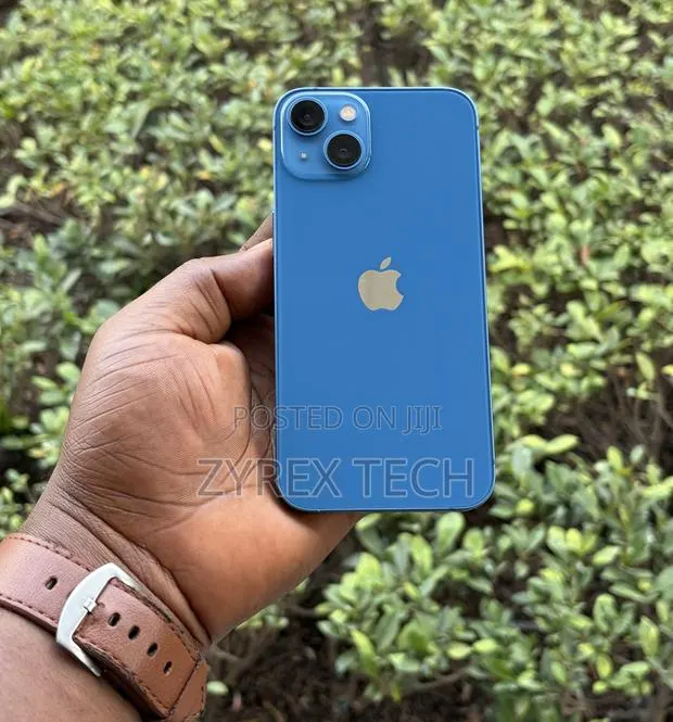 Apple iPhone 13 128 GB Blue · Photo 1