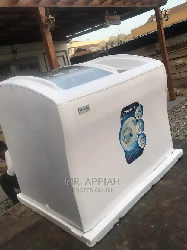 Icestream Freezer With Lock Key Functionality · Photo 1