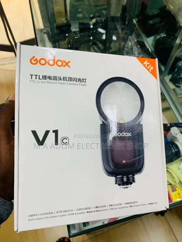 Long Lasting Godox Round Head Camera Flash. · Photo 1