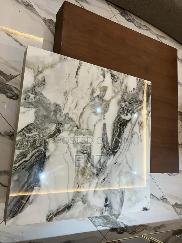 Center Table · Photo 1