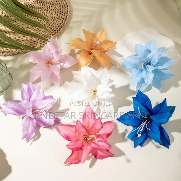 Floral Hair Clip · Photo 1