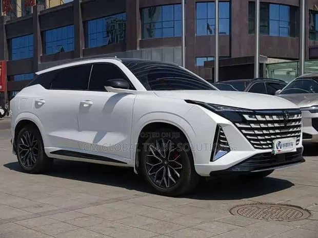 Changan UNI-Z iDD Premium 2025 White · Photo 1