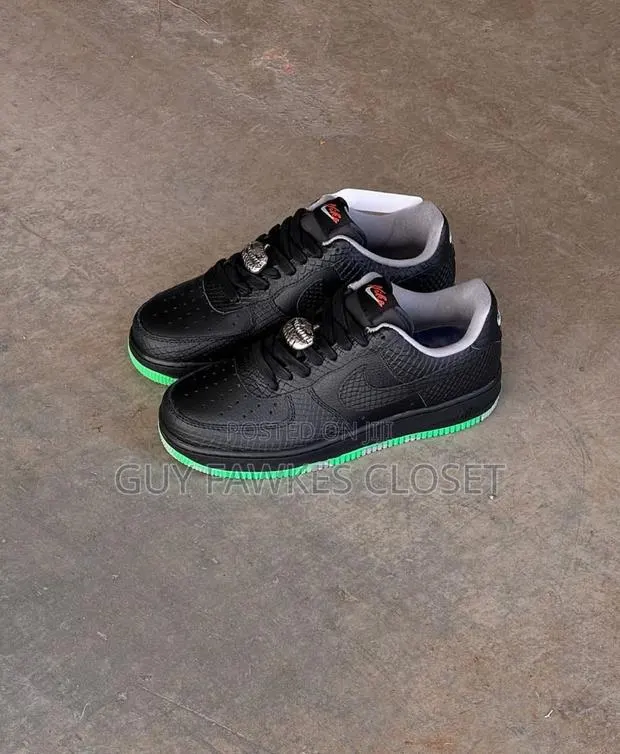 Nike Airforce 1 Halloween Black · Photo 1