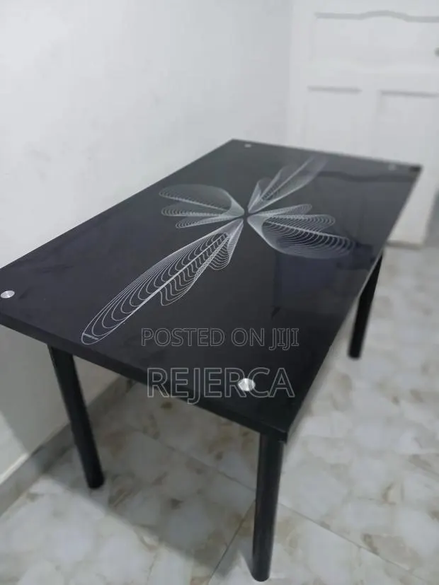 Aaffordable Dinning Table · Photo 1