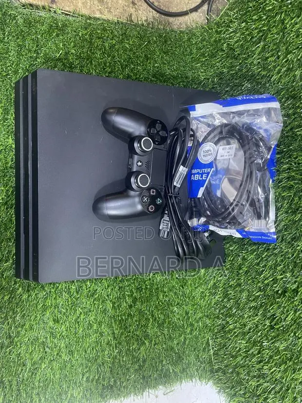 Ps4 Pro Jail Break With 10 Games · Photo 1