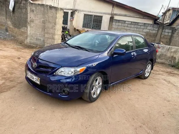 Toyota Corolla S 4dr Sedan (1.8L 4cyl 4A) 2013 Blue · Photo 1