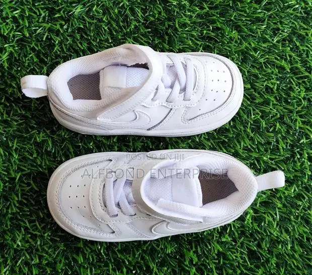 White Nike Court Borough Low 2 · Photo 3