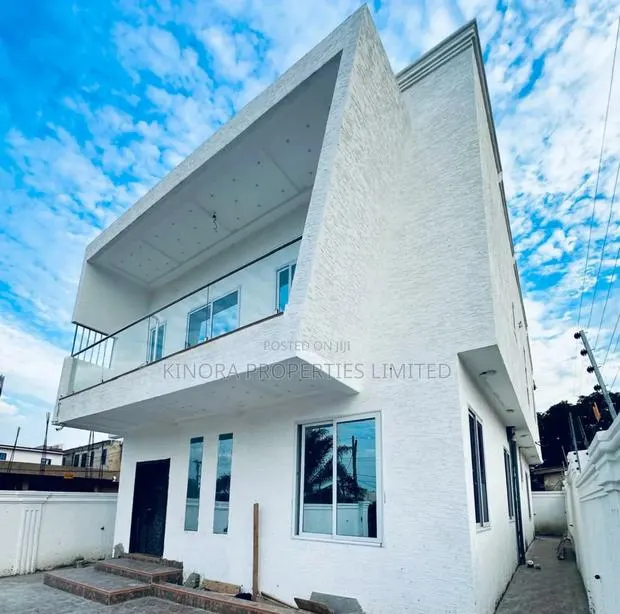 4bdrm Duplex in Botwe Star-Bite for sale · Photo 1