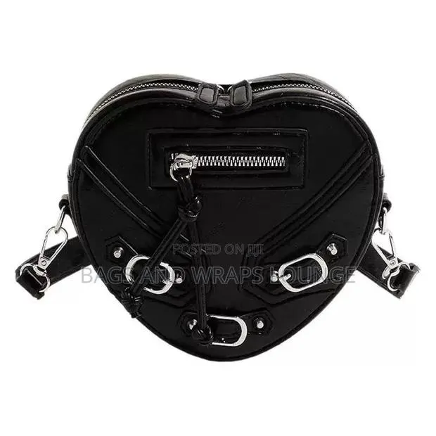 Bags and Wraps Lounge · Photo 1