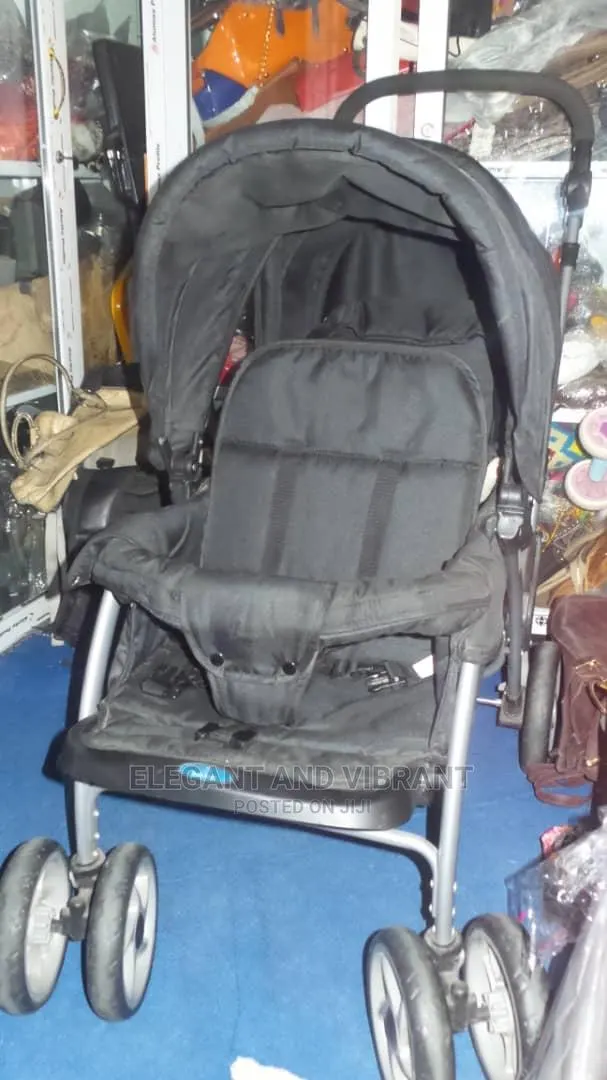 Very Little Used Pram From UK · Photo 4
