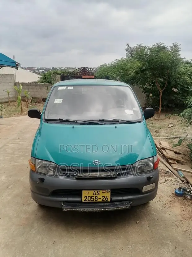 Toyota HiAce 2002 Blue · Photo 1