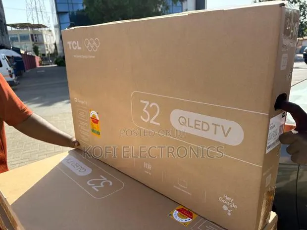 TCL 32” Qled Smart TV Stunning Picture Smart Entertainment · Photo 1