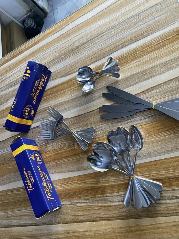 Cutlery Set With Spoon,fork,knife-24 Pieces · Photo 1