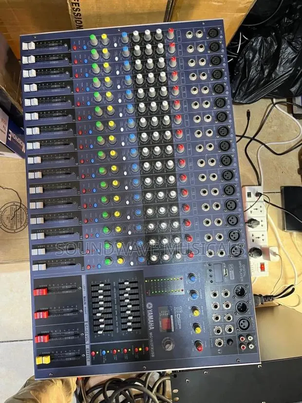 Yamaha Mg 16/2fx Usb 16 Channel Mixer · Photo 1