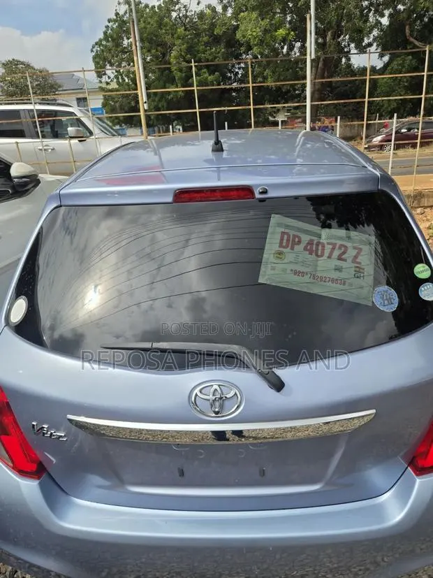 Toyota Vitz 2013 Blue · Photo 1