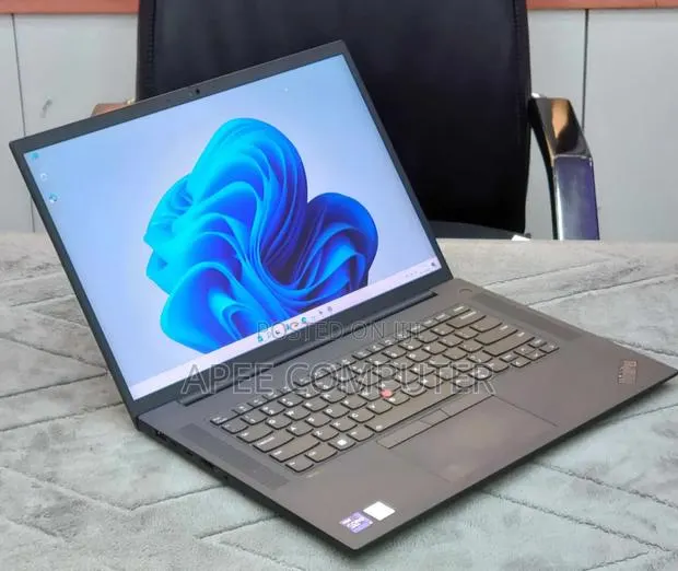 Laptop Lenovo ThinkPad P1 Gen 3 16GB Intel Core i9 SSD 512GB · Photo 1