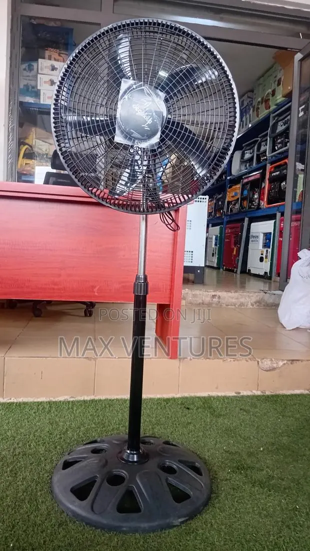 Decakila Fan With Adjustable Height and Speed · Photo 1