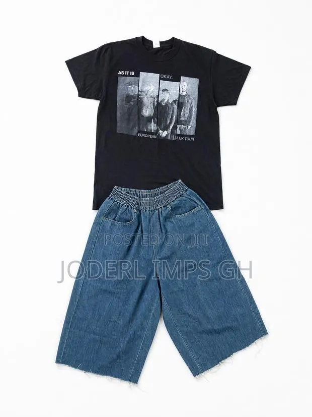 Black Tee + Jorts · Photo 1
