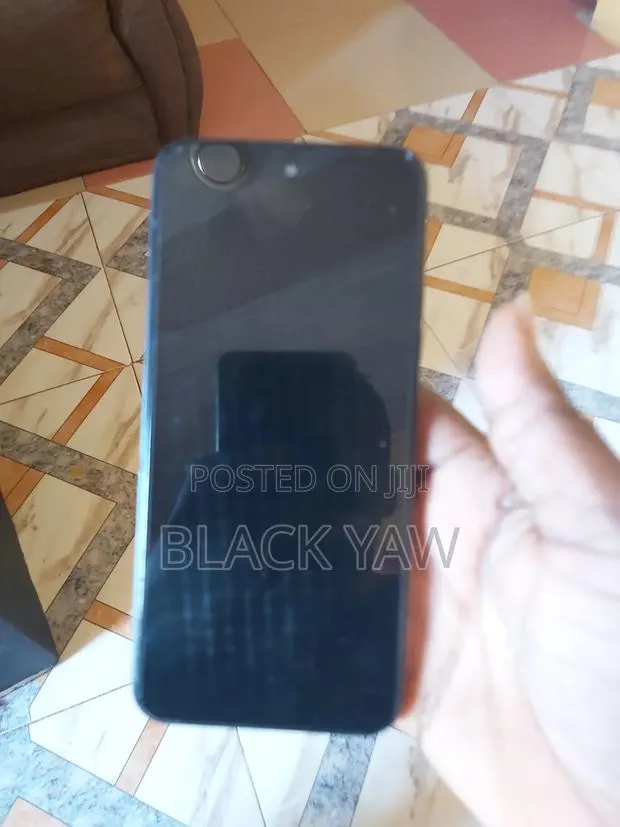 Tecno Spark 30C 128 GB Black · Photo 1