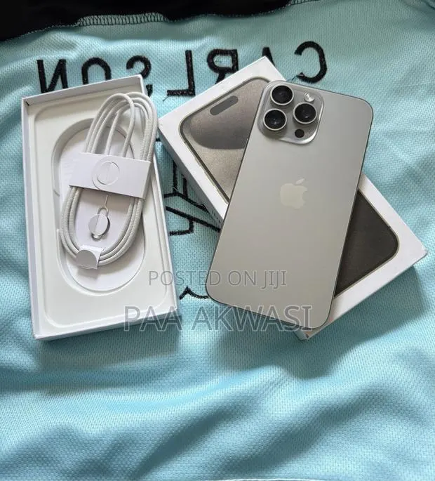 New Apple iPhone 15 Pro Max 256 GB Silver · Photo 1