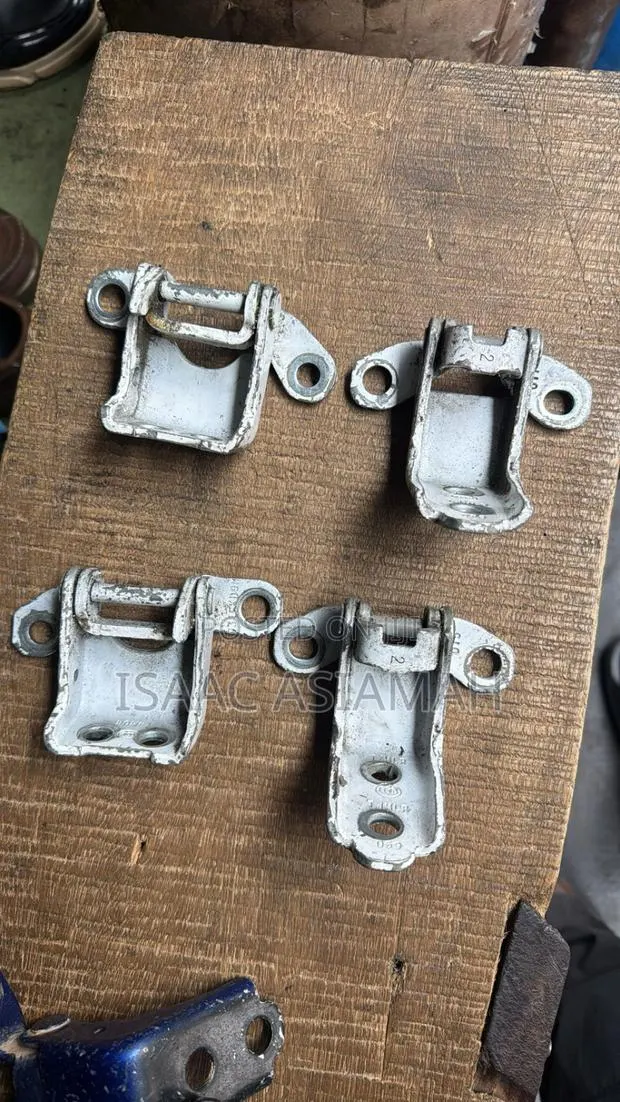 Acura RDX 2019,2020,2021,2022,2023,2024,2025 Back Door Hinge / Inches · Photo 1