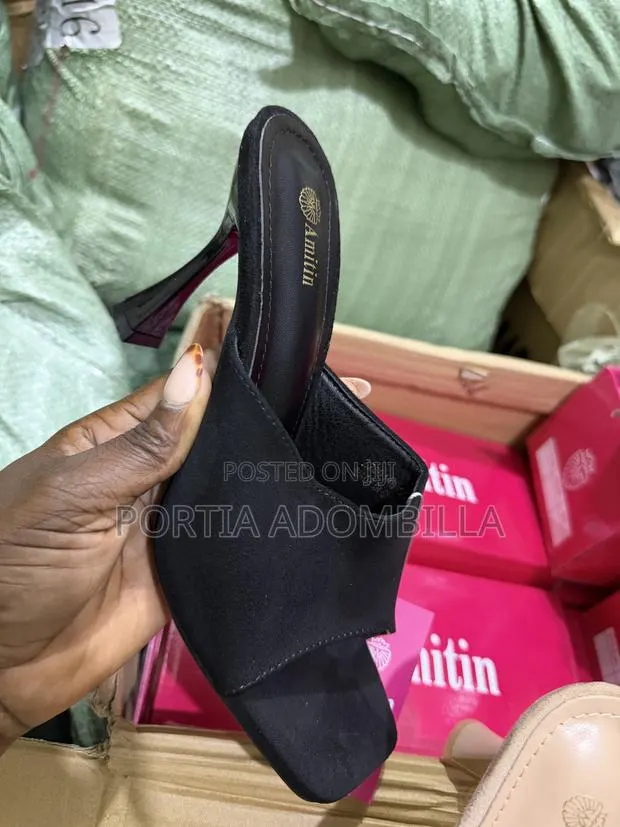 Ladies Heel · Photo 1