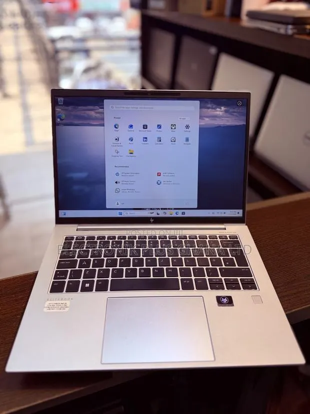 Laptop HP EliteBook 840 G9 16GB AMD Ryzen 5 SSD 512GB · Photo 1