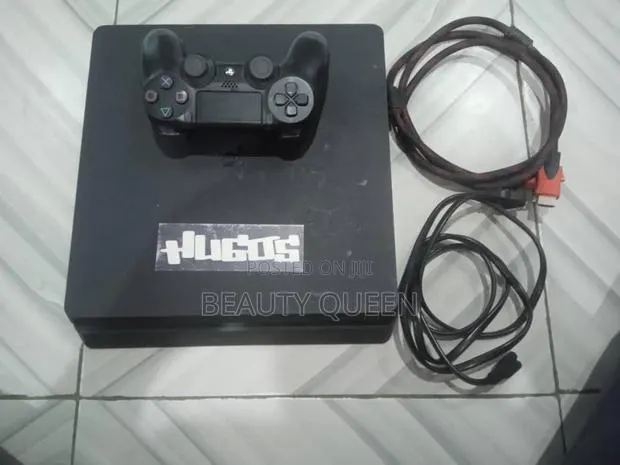 Playstaion 4 · Photo 1