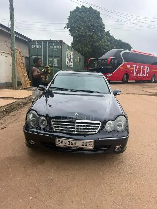 Mercedes-Benz C230 2008 Black · Photo 1