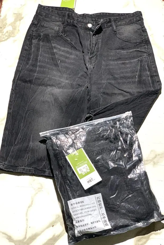 Denim Baggy Jeans Shorts · Photo 1