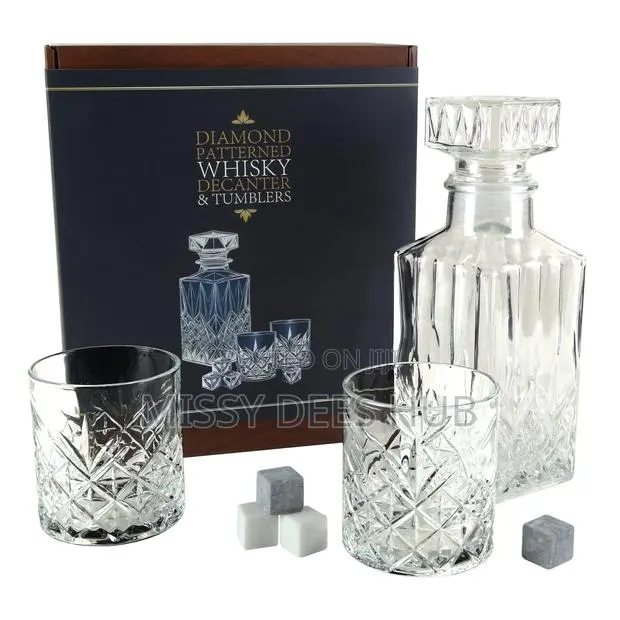 Diamond Patterned Whisky Decanter and Tumblers · Photo 1