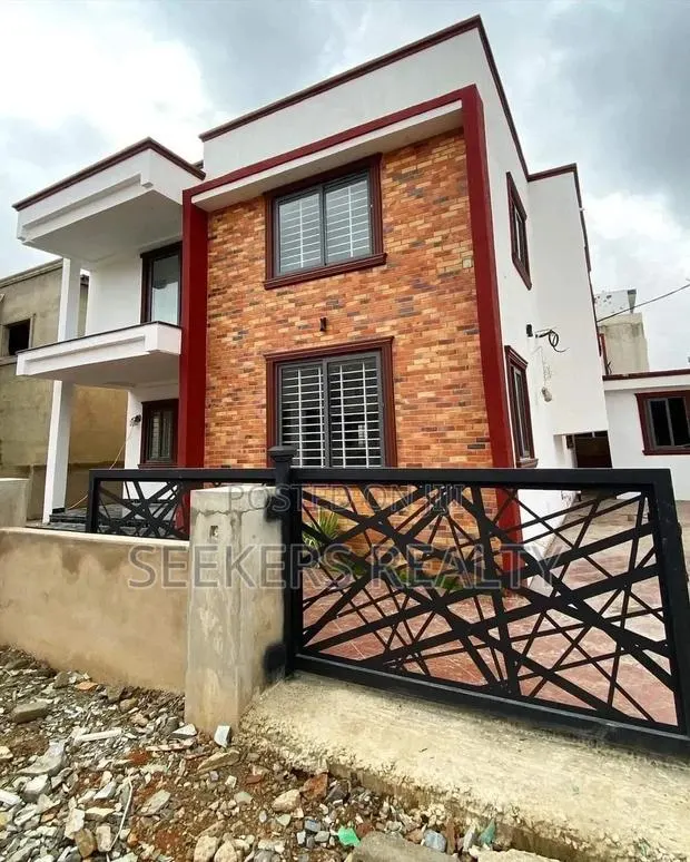 4bdrm Townhouse/Terrace in Seekers Realty, East Legon for Sale · Photo 1