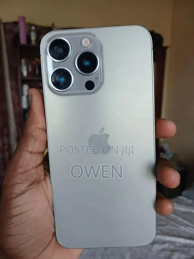 New Apple iPhone 15 Pro Max 1 TB Gray · Photo 1