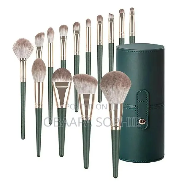 Makeup Brushes · Photo 1
