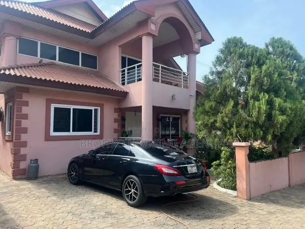 4bdrm Townhouse / Terrace in Bronko Housing, East Legon for rent · Photo 1