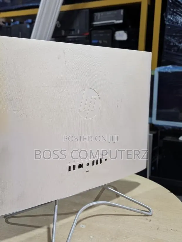 Desktop Computer HP 200 G4 22 All-in-One 8GB Intel Core i5 SSD 256GB · Photo 1