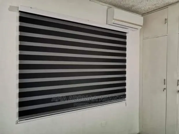 6 Feet Curtain/Window Blinds [180cm X 200cm] · Photo 1